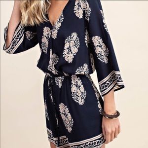 💙 V-Neck Navy Blue Romper 3/4 Sleeve: Cozy Casual